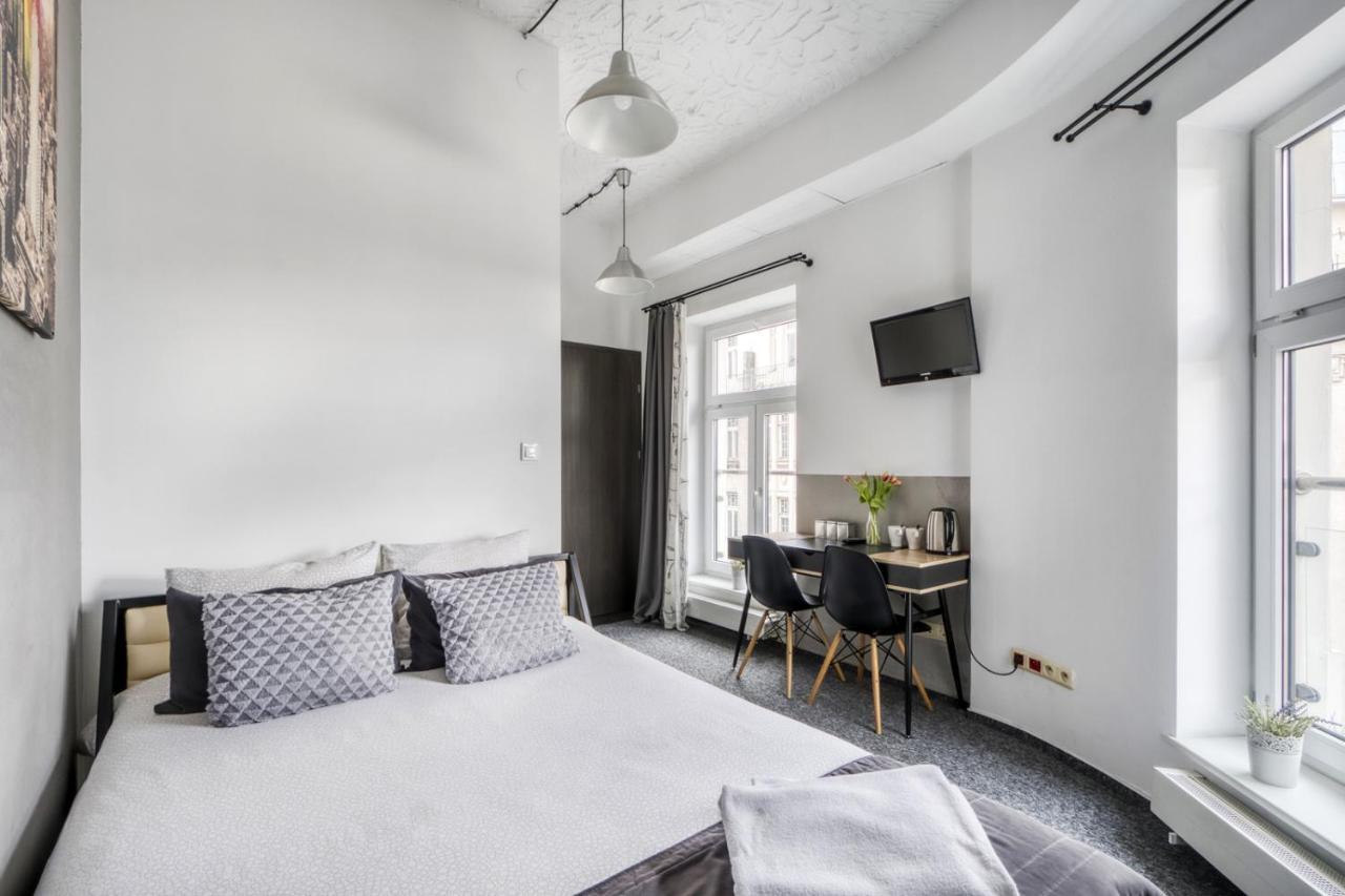 Albergue Mish Mash Nowogrodzka Varsovia Exterior foto