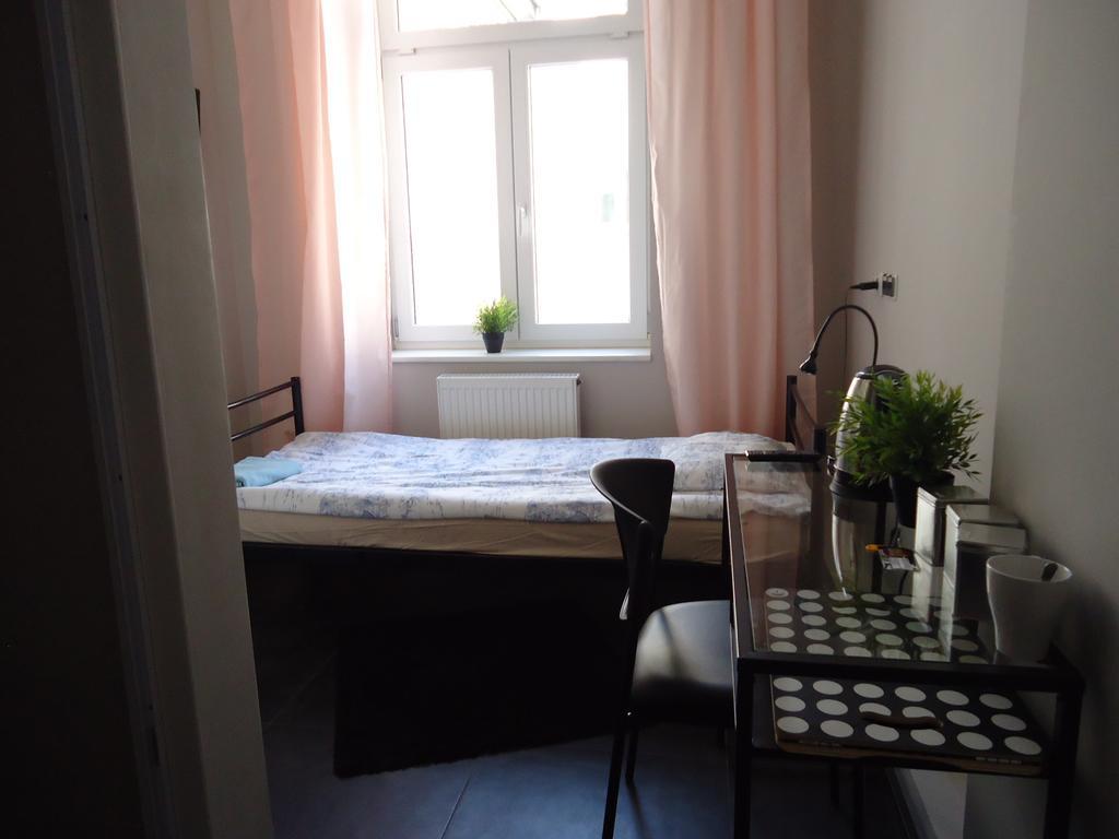 Albergue Mish Mash Nowogrodzka Varsovia Exterior foto